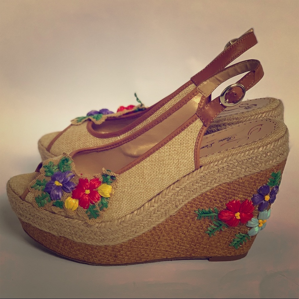 Floral Straw Poetic License Peep-toe Platforms